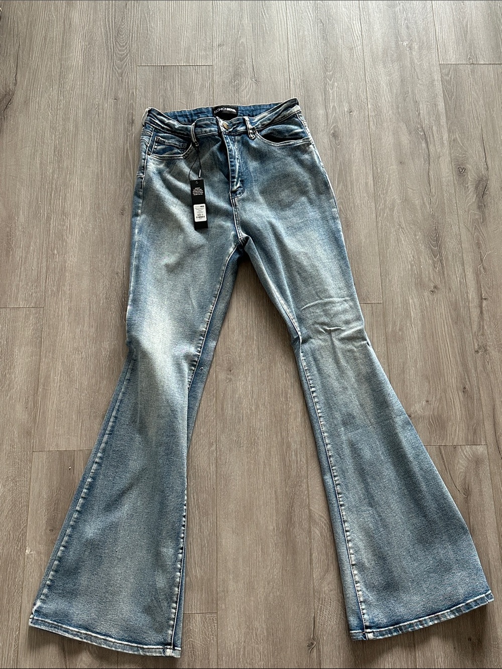 Fashion Nova Washed Blue Flare Jeans Women’s size